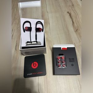 Powerbeats 3 Wireless headphones (Almost New)